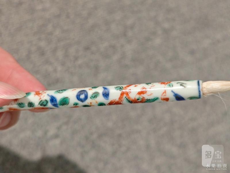 明万历 青花五彩龙凤纹笔管连帽（一对） - 图13